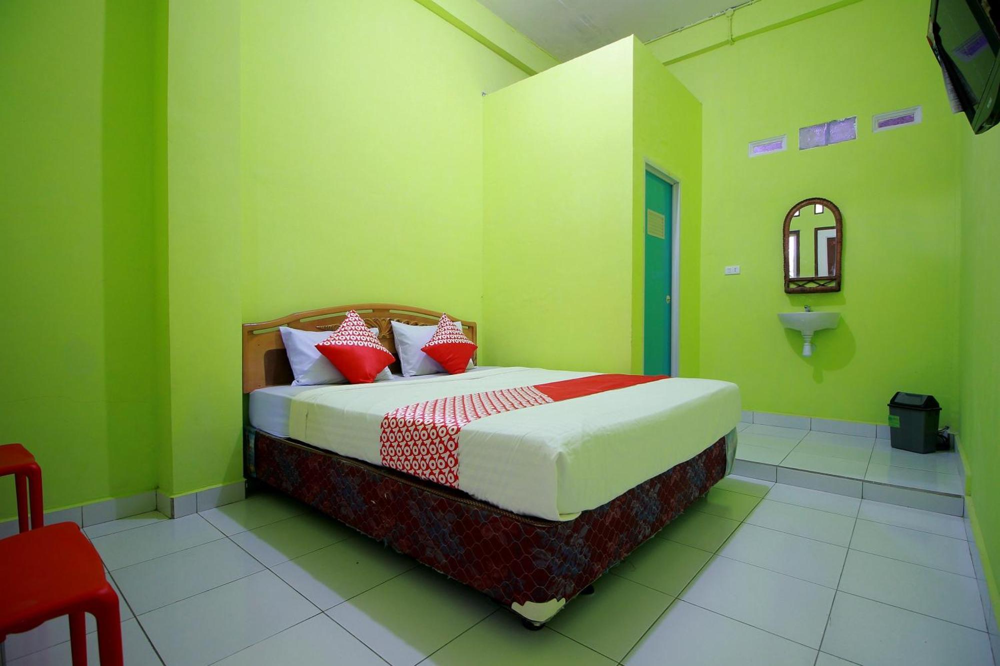 Oyo 2585 Sherren Guest House Lubuklinggau 外观 照片