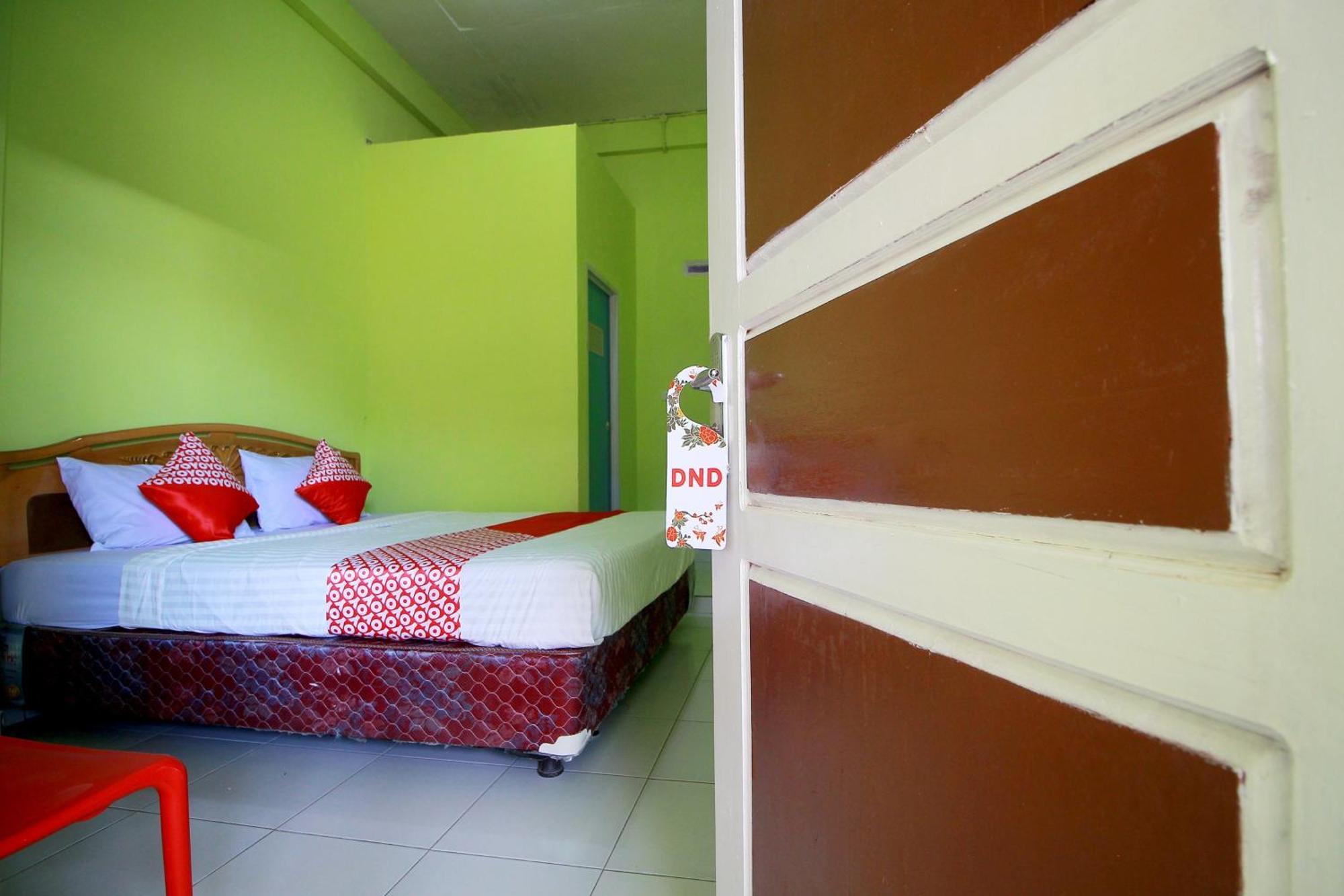 Oyo 2585 Sherren Guest House Lubuklinggau 外观 照片