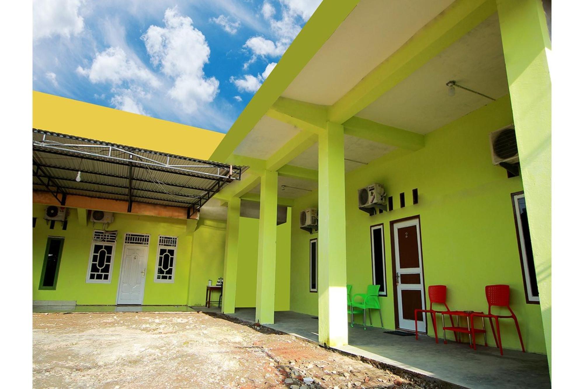 Oyo 2585 Sherren Guest House Lubuklinggau 外观 照片